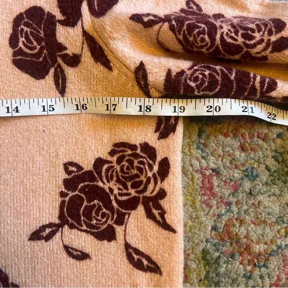 Women's ELLE™ Printed Sweater size S - Picture 3 of 6